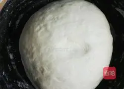 Illustration of how to make prunes, vegetable and meat sesame cakes 4