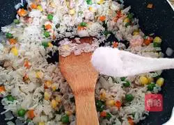 Illustration of how to make sweet shrimp, colorful and vegetable fried rice 7