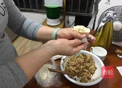 Illustration of how to make siomai 7