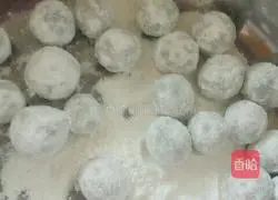 Illustration of how to make cute cat claw dumplings with fruits and vegetables 3