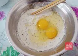 Illustration of how to roll ham sausage with egg pancake 3