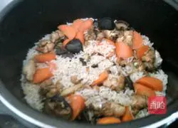 Illustration of how to make braised rice with mushrooms and chicken 10