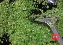 Illustration of how to make vegetable buns (celery, eggs, beans and vermicelli) 4