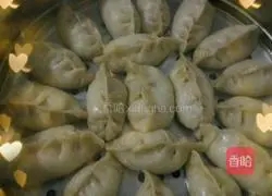 Yellow garlic sprouts (chive yellow) meat Illustration of how to make stuffed dumplings (home-style steamed dumplings) 11