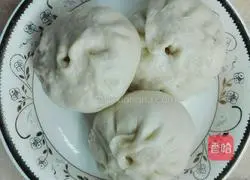 Illustration of how to make pork and lotus vegetable buns 11