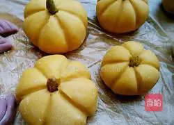 Illustration of how to make pumpkin steamed buns 6