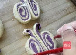 Illustration of how to make butterfly purple sweet potato buns 15