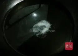 Illustration of how to make tomato and duck egg noodles 2