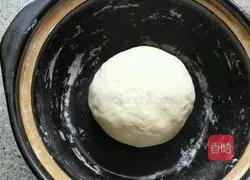 Illustration of how to make prunes, vegetable and meat pancakes 1