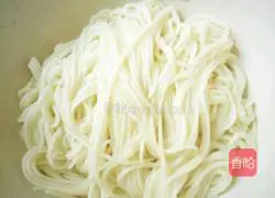 Illustration of how to make lazy noodles 7