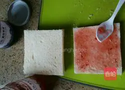 Illustration of making jam sandwich 3