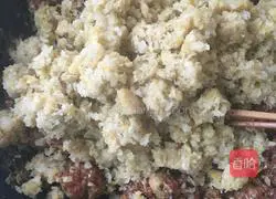 Illustration of how to make pickled cabbage stuffed buns 5