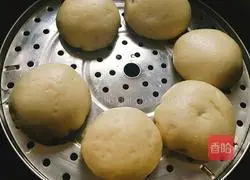 Illustration of how to make steamed buns with dried plums and vegetables 18