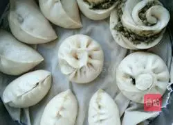 Leaf buns...Illustration of fennel stuffing 19