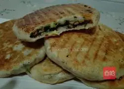 Illustration of how to make fermented wild onion pie 7