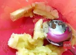 How to make American-style banana pancakes 1