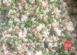 Illustration of how to make fried rice with beans and minced meat 8