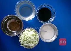 Illustration of how to make cucurbitic acid vinegar braised cold noodles 2