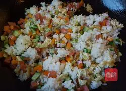 Illustration of homemade Yangzhou fried rice 7