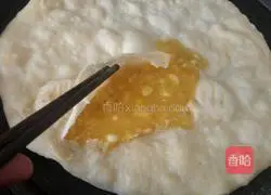 Illustration of how to make egg-filled pancakes 7