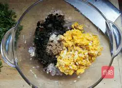 Illustration of how to make three fresh dumpling fillings 5