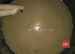 Illustration of how to make breakfast egg burritos 4