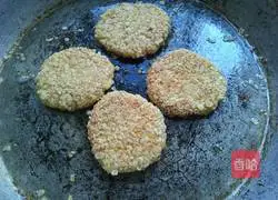 Illustration of how to make pan-fried potato patties 9