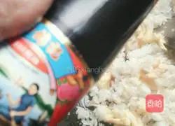 Illustration of how to make green garlic and oyster sauce fried rice 8