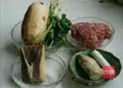 Illustration of how to make pan-fried lotus root cake 1