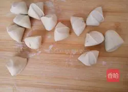 Illustration of how to make spinach stuffed dumplings 9