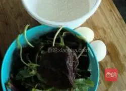 Illustration of how to make amaranth egg pancake 1