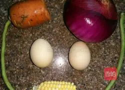 Illustration of how to make onion ring omelette 1