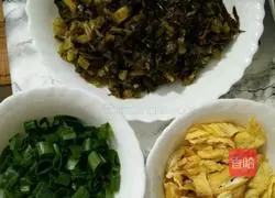 Illustration of how to make hand-made noodles 1