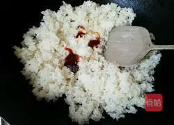 Illustration of how to make egg fried rice 7