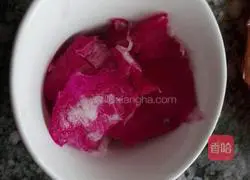 Illustration of how to make wheat buns with leek and egg stuffing 2