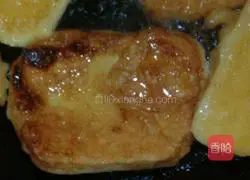 Illustration of how to make pan-fried steamed bun slices 4