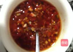 Illustration of how to make pork, zucchini and chive dumplings 9