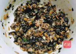 Illustration of how to make black fungus stuffed buns 8