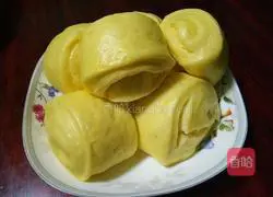 Illustration of how to make pumpkin steamed buns 10