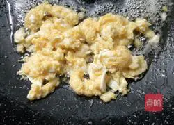 Cucumber, carrot and egg fried rice (vegetable egg fried rice) recipe illustration 4