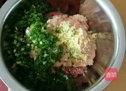 Illustration of how to make small wontons stuffed with mandarin duck stuffing 2