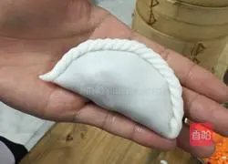 Illustration of how to make hometown bean dumplings 6