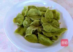 Illustration of how to make mushroom, pork and carrot dumplings 17