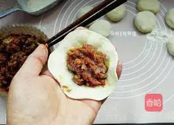 Illustration of how to make beef stuffed buns 7