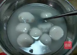 Illustration of how to make glutinous rice balls stuffed with bean paste 9