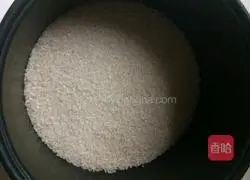 Illustration of how to make four diced braised rice 7