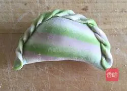Illustration of how to make striped lace dumplings 20