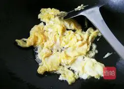 Illustration of how to make pickled cabbage fried rice 4