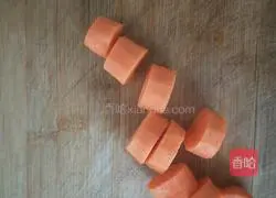 Illustration of how to make carrot juice steamed buns 1