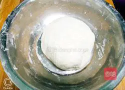 Illustration of how to make scallion pancakes 1